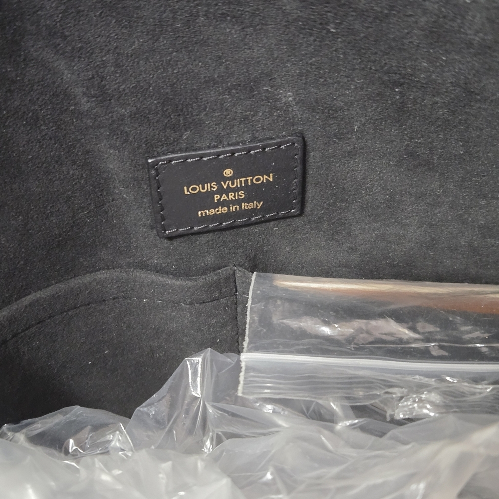 Louis Vuitton Limited Edition Triangle Softy Reverse Monogram - Picture 13 of 16